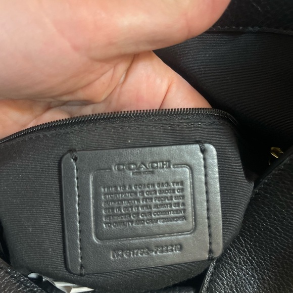 COACH LEXY BLACK PEBBLED LEATHER LARGE CHOULDER BAG - Picture 7 of 11